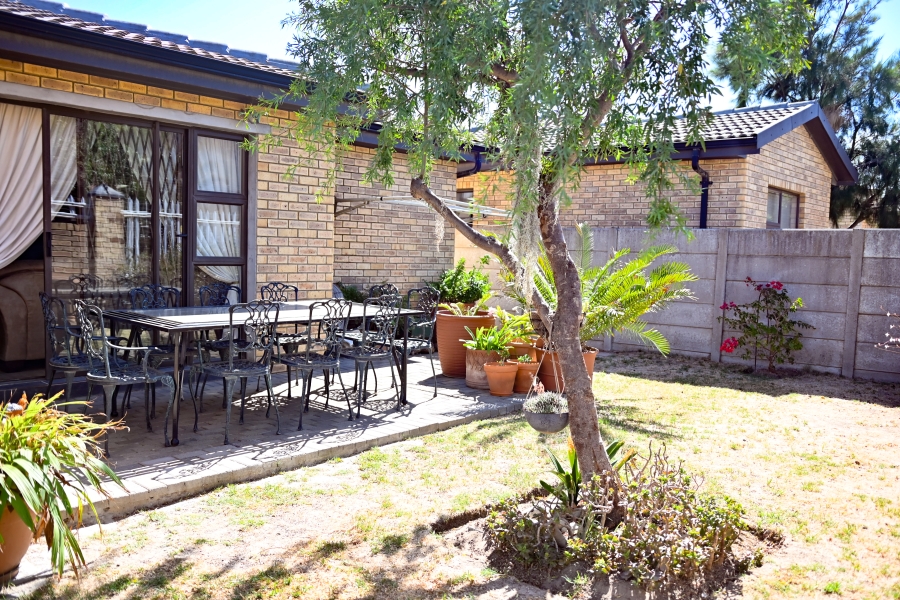 3 Bedroom Property for Sale in Fairview Golf Estate Western Cape